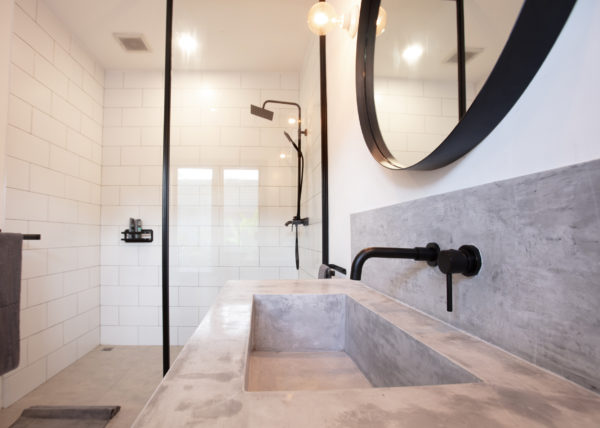Villa ABSOLUTE - Vue sur les salles de bains des chambres Prana et Karma