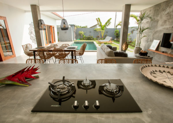 Villa ABSOLUTE – View of the kitchen cooking plate
