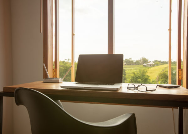Villa ABSOLUTE – View of the working desk in the Mantra room